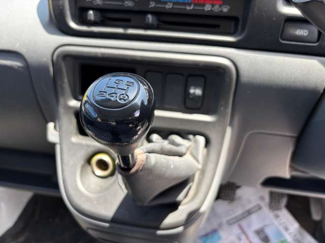 Daihatsu Hijet Deck Van 10