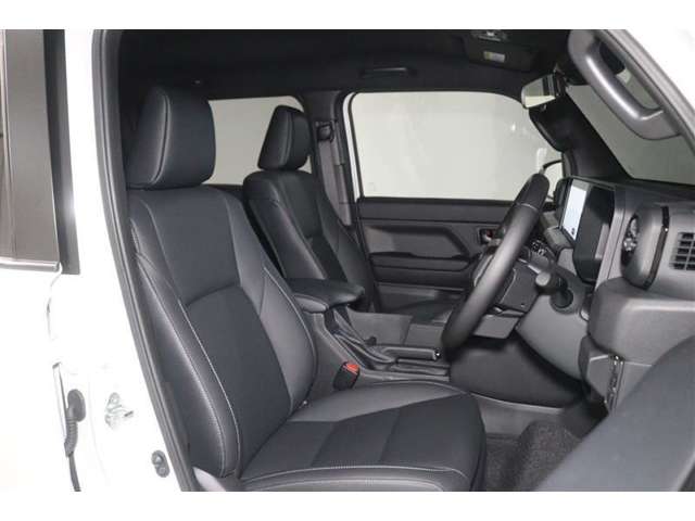 Toyota Land Cruiser FJ 12