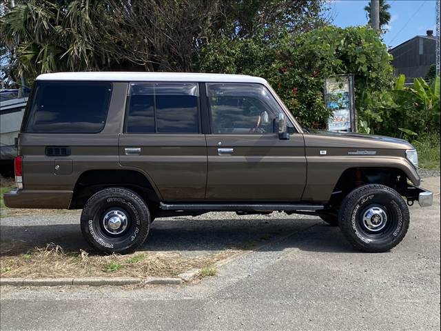 Toyota Land Cruiser Prado 9