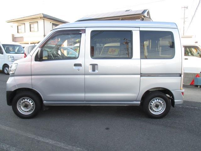 Daihatsu Hijet Cargo 5