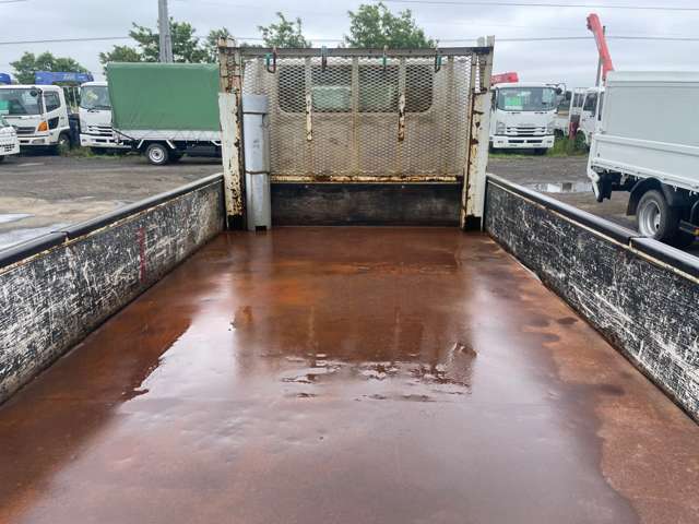 Mitsubishi Fuso Canter 9