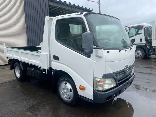 Hino Dutro 3