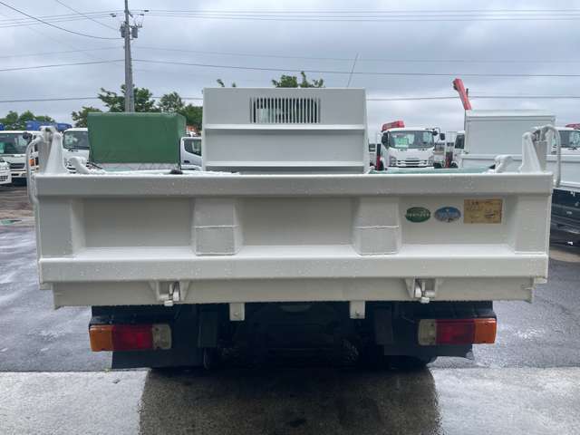 Hino Dutro 6