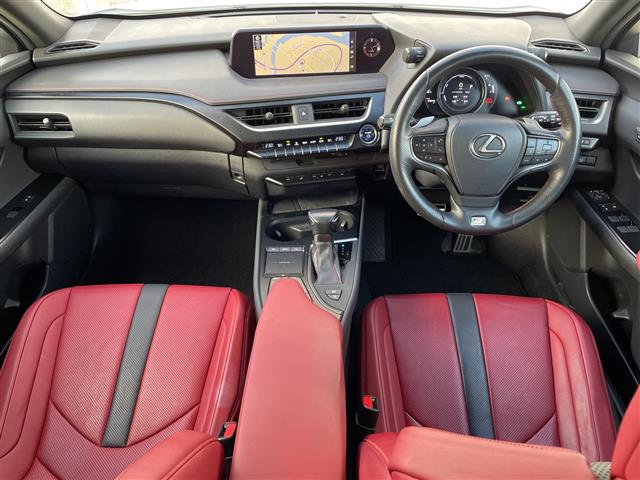 Lexus UX 7