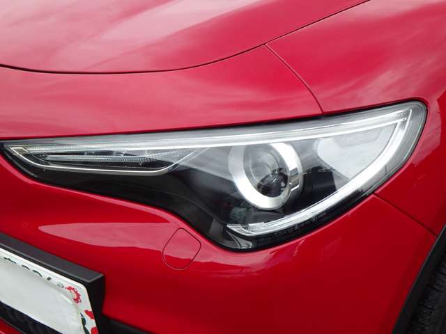 Alfa Romeo Stelvio 4