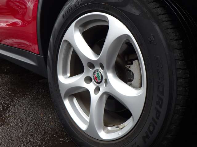 Alfa Romeo Stelvio 5
