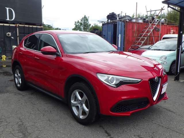 Alfa Romeo Stelvio 8