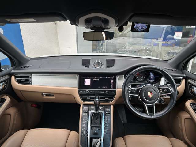 Porsche Macan 3