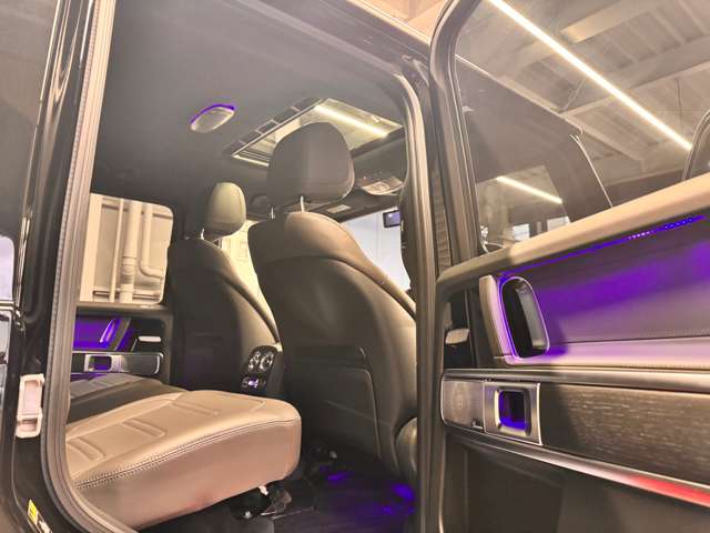 Mercedes-Benz G-Class 12