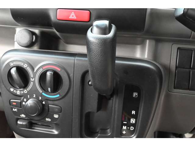 Nissan NV100 Clipper 9