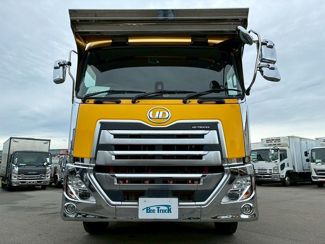 UD Trucks Quon 11