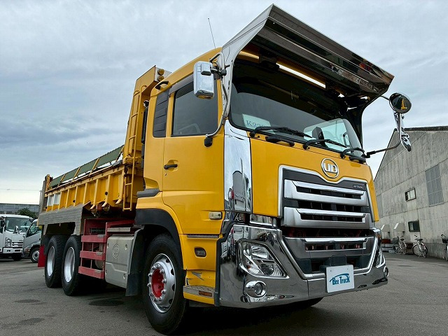 UD Trucks Quon 12