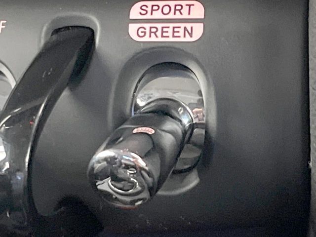 MINI Crossover 8