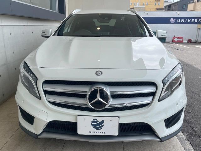 Mercedes-Benz GLA-Class 12