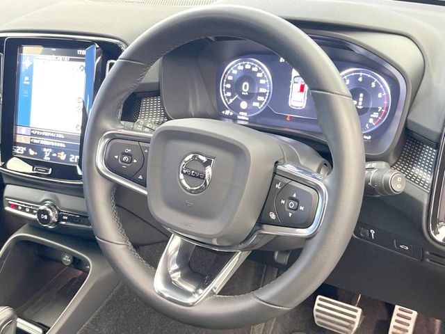 Volvo XC40 11