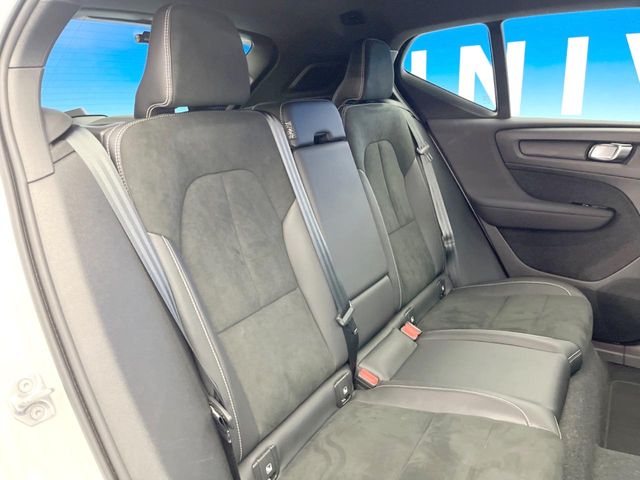 Volvo XC40 8