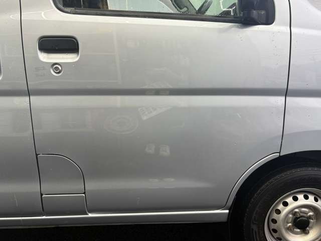 Daihatsu Hijet Cargo 12