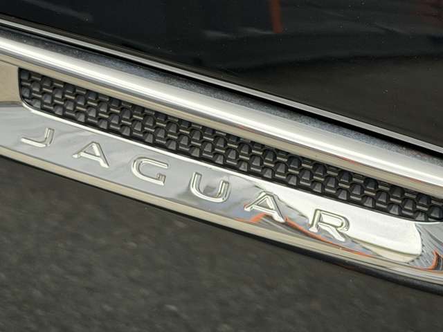 Jaguar F-Pace 11