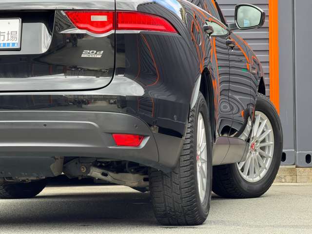 Jaguar F-Pace 12