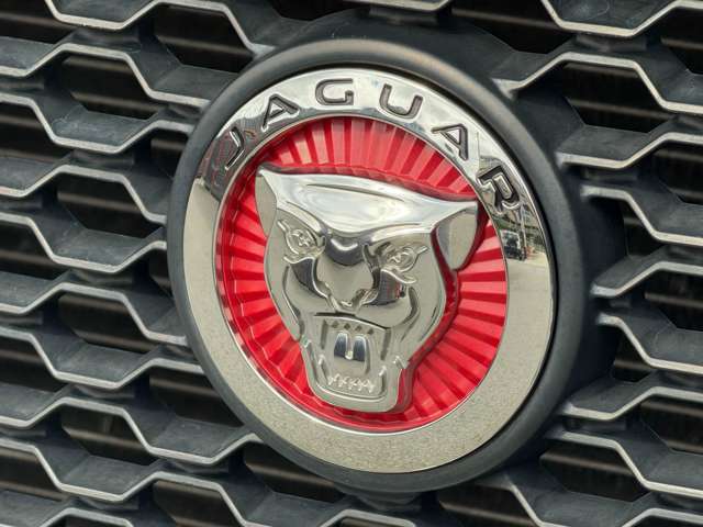 Jaguar F-Pace 2