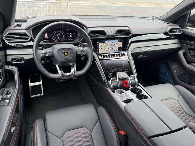 Lamborghini ウルス 2