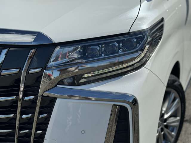 Toyota Alphard 12