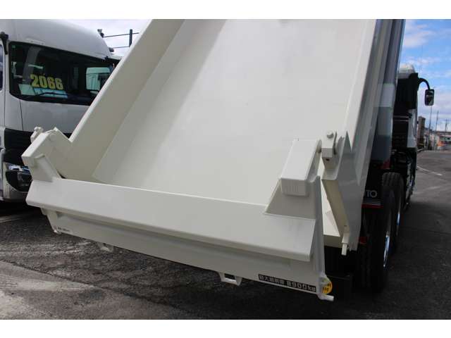 Mitsubishi Fuso Super Great 12