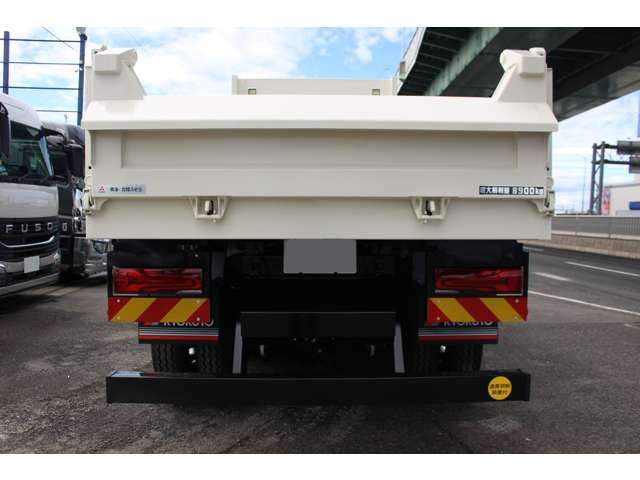 Mitsubishi Fuso Super Great 5