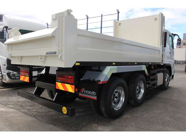 Mitsubishi Fuso Super Great 6