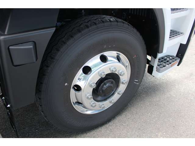 Mitsubishi Fuso Super Great 8