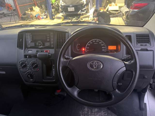 Toyota Light Ace Van 7