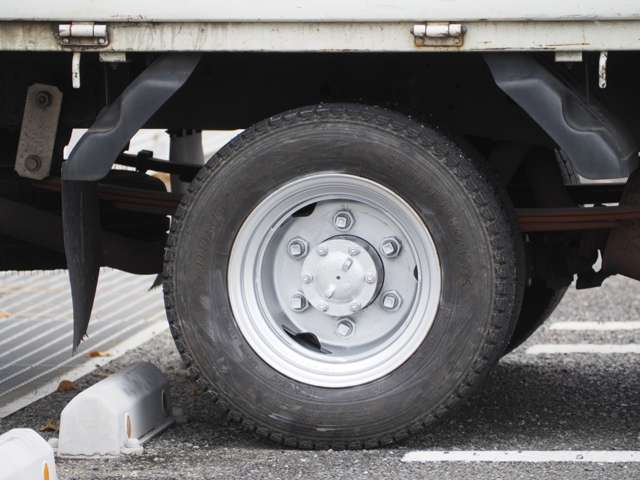 Isuzu Elf 12
