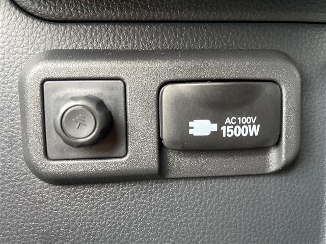 Toyota Voxy 12