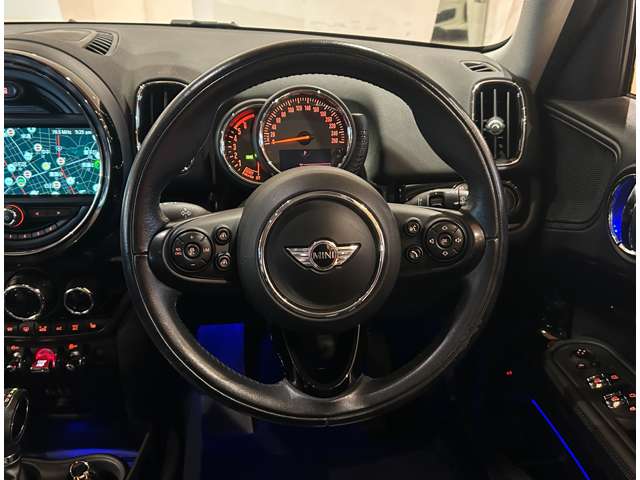 MINI Crossover 8