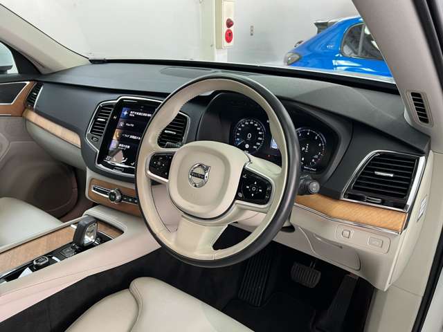 Volvo XC90 6