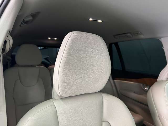Volvo XC90 8