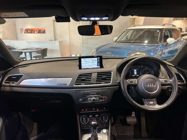 Audi Q3 6