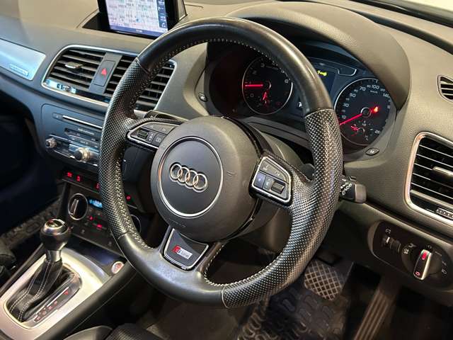 Audi Q3 7