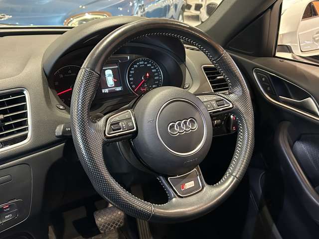 Audi Q3 9