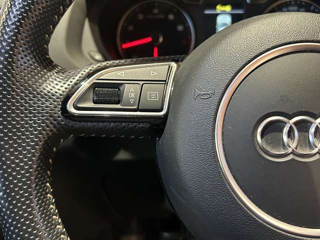 Audi Q3 10