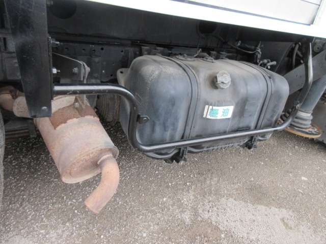 Isuzu Elf 8