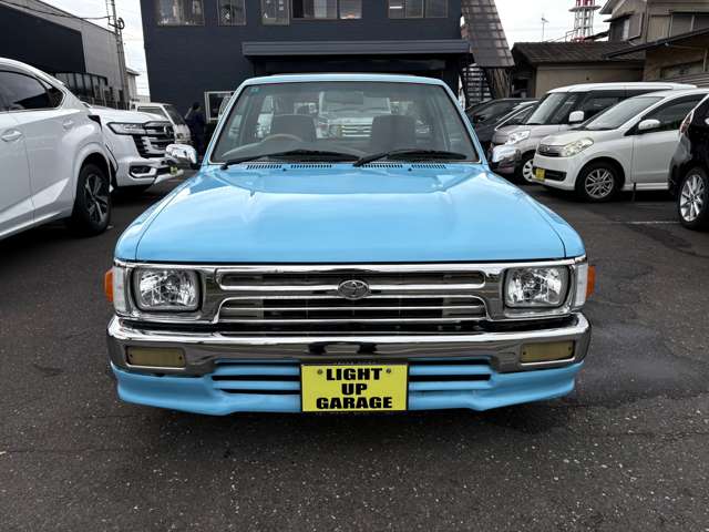 Toyota Hilux 2