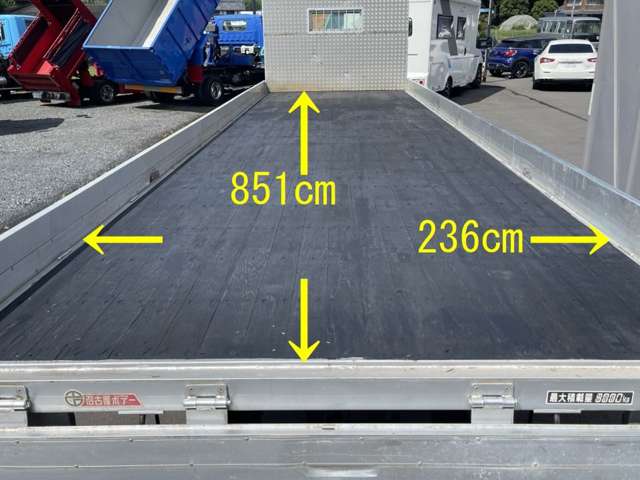 UD Trucks Condor 8
