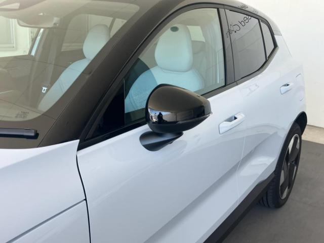 Volvo EX30 11