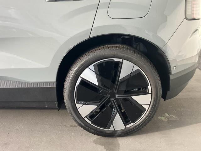 Volvo EX30 11