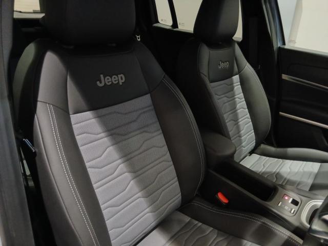 Jeep アベンジャー 11