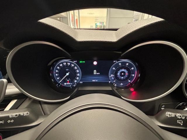 Alfa Romeo Stelvio 7