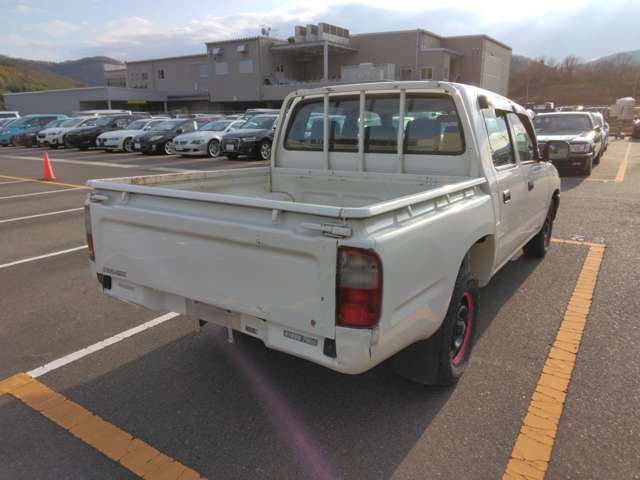 Toyota Hilux 6