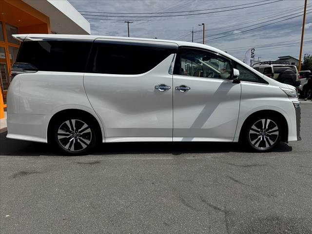 Toyota Vellfire 11