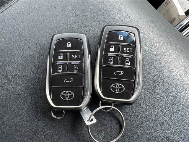 Toyota Vellfire 7